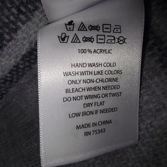 Max Studio Nwt Plaid Fringe Poncho Scarf Wrap One Size - Picture 7 of 7